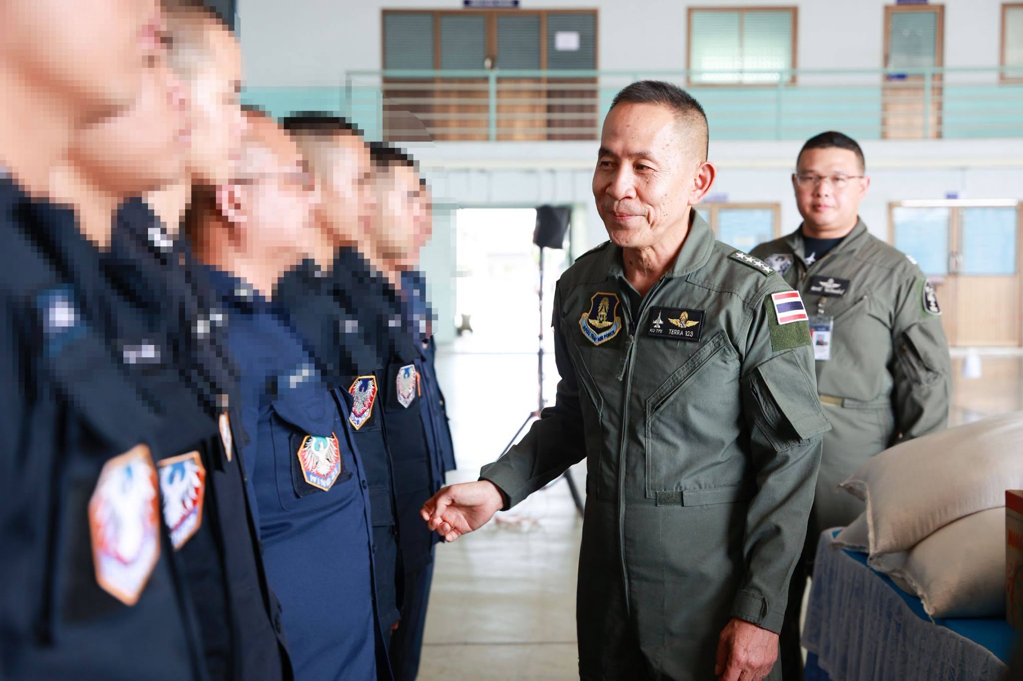 ปลัดกระทรวงกลาโหมลงพื้นที่ตรวจเยี่ยมกองบิน ๒๑ และกองกำลังสุรนารี ให้กำลังใจกำลังพล แนวหน้า
