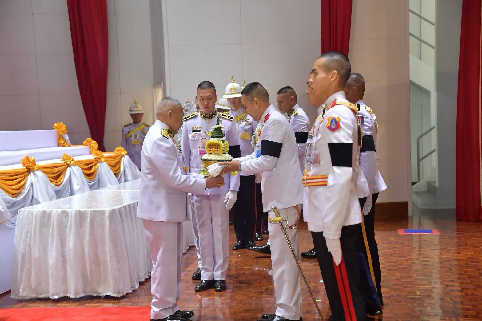 รองปลัดกระทรวงกลาโหม นำตัวแทนภาครัฐ ภาคเอกชนและประชาชน อัญเชิญเครื่องราชสักการะและพานพุ่มทูลเกล้าทูลกระหม่อมถวาย พระบาทสมเด็จพระเจ้าอยู่หัว เนื่องในโอกาสวันเฉลิมพระชนมพรรษา ๒๘ กรกฎาคม ๒๕๖๙