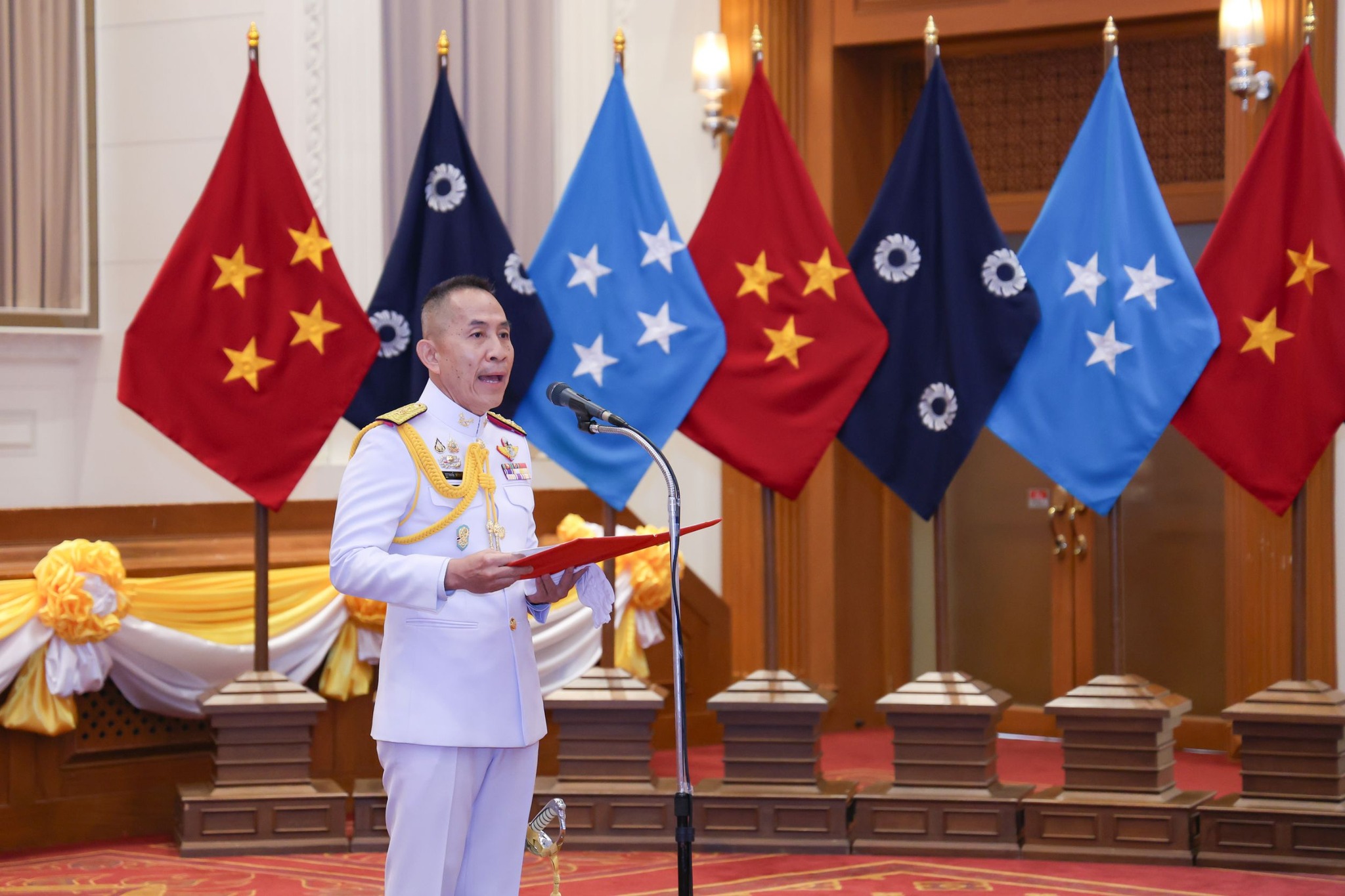 พิธีแสดงความยินดี แก่นายทหารชั้นนายพลที่ได้รับพระมหากรุณาธิคุณโปรดเกล้าฯ แต่งตั้งและย้ายมารับราชการ ประจำปีงบประมาณ ๒๕๖๙