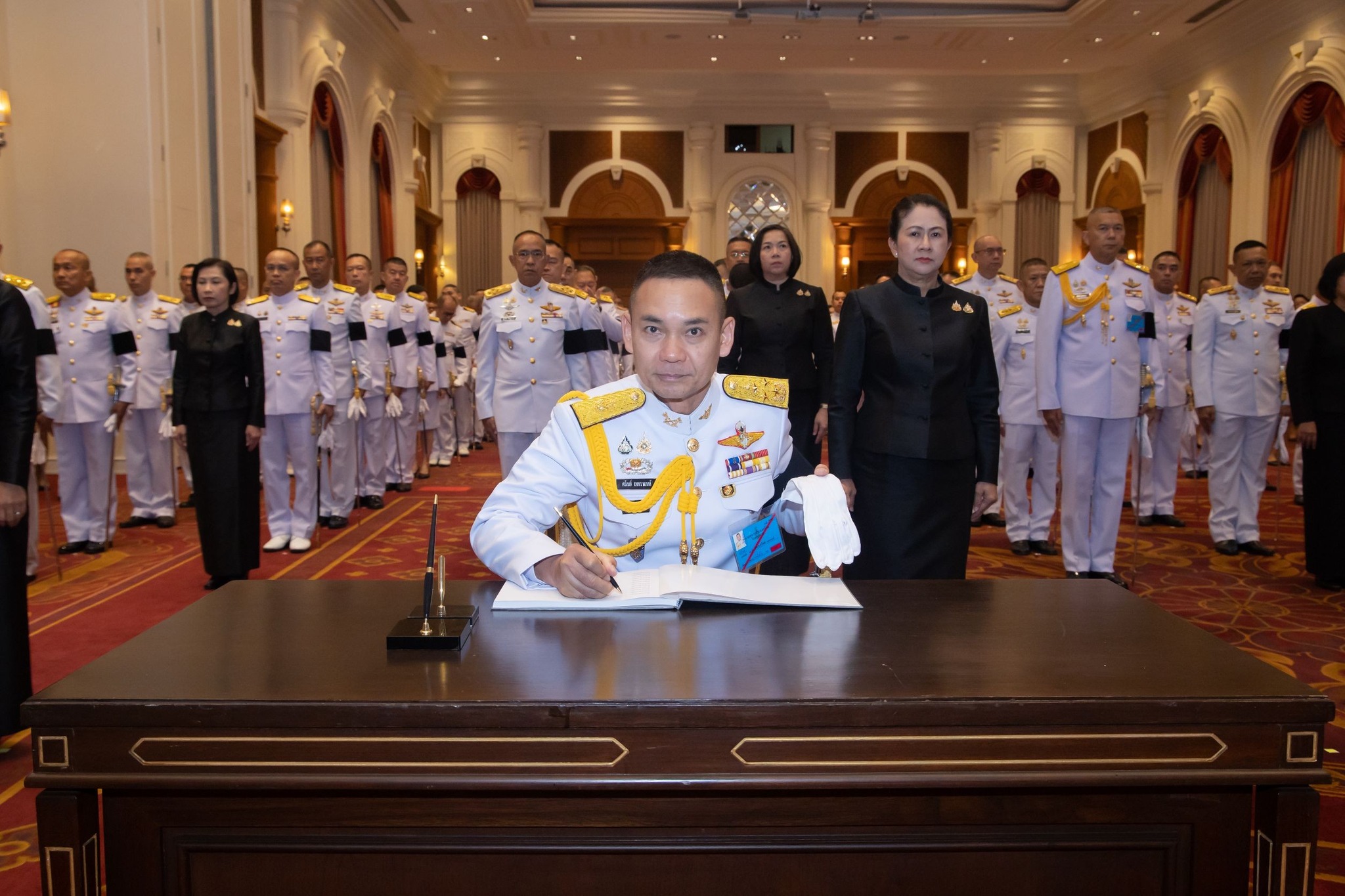 สำนักงานปลัดกระทรวงกลาโหมจัดพิธีลงนามถวายความอาลัยสมเด็จพระนางเจ้าสิริกิติ์ พระบรมราชินีนาถ พระบรมราชชนนีพันปีหลวง สวรรคต