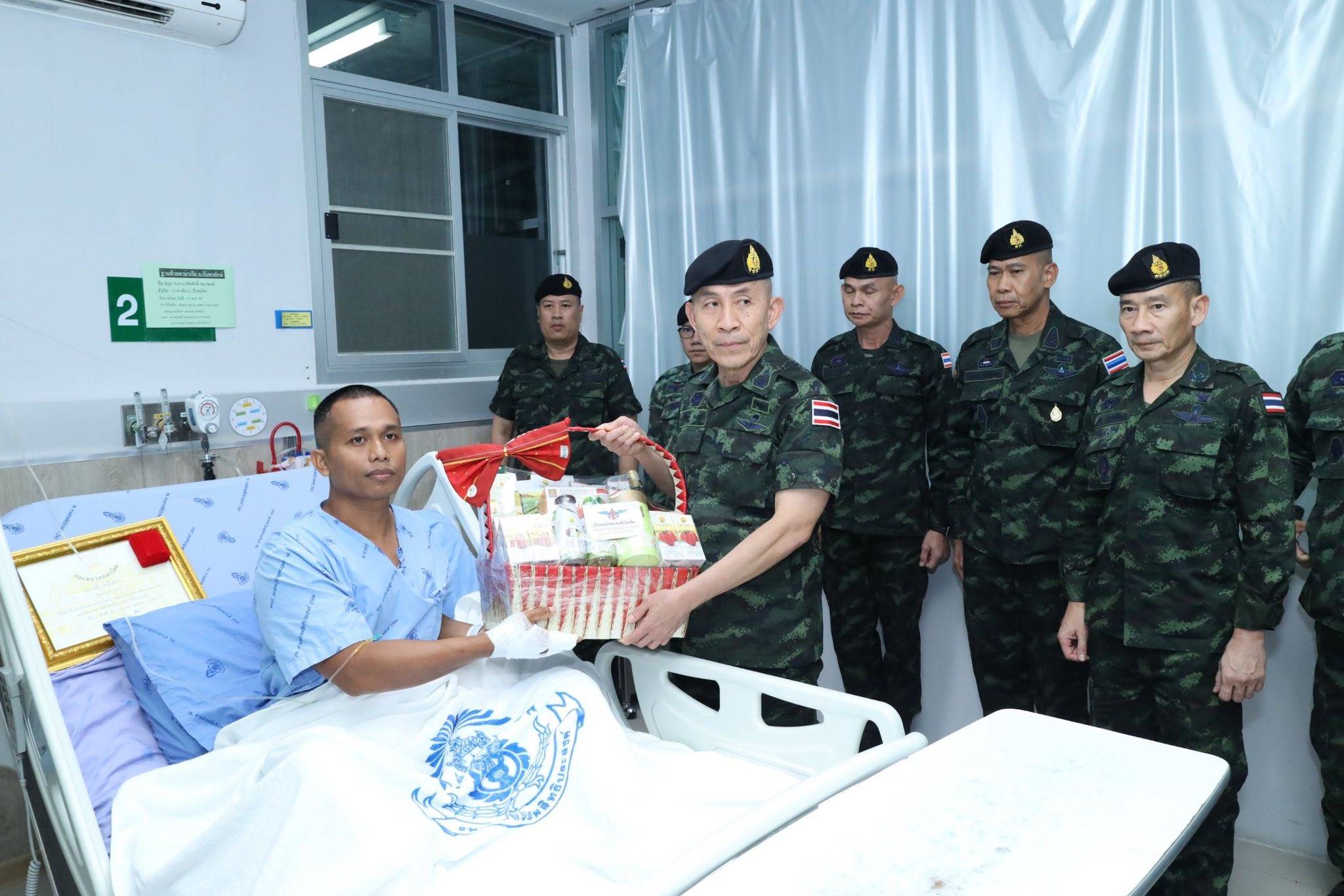 ปลัดกระทรวงกลาโหมลงพื้นที่สุรินทร์–ศรีสะเกษ–อุบลฯ ส่งต่อความห่วงใยและสร้างขวัญกำลังใจ แก่กำลังพลที่ปฏิบัติหน้าที่