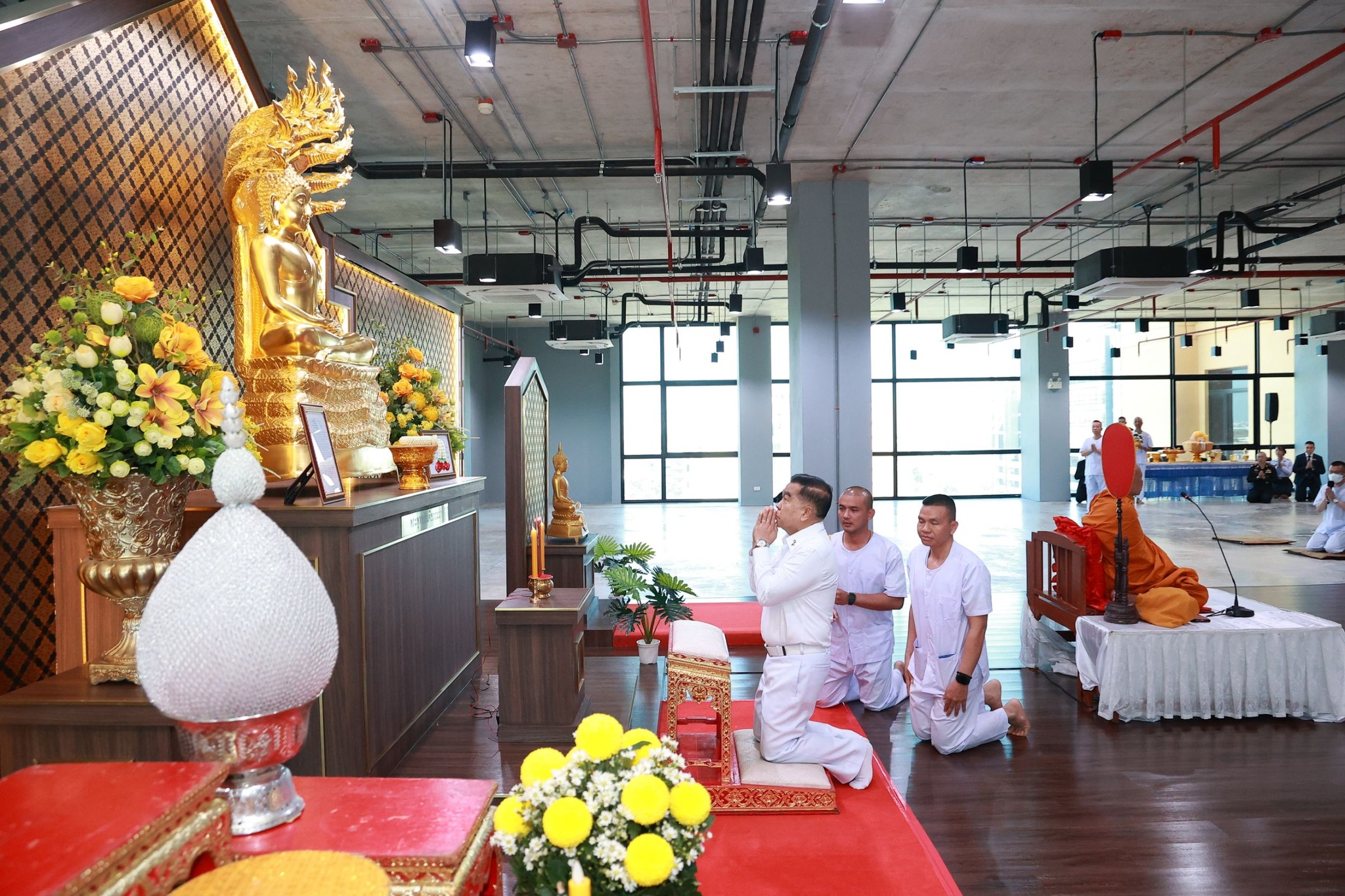สำนักงานปลัดกระทรวงกลาโหมจัดกิจกรรมปฏิบัติธรรมเทิดพระเกียรติ ร.๙ น้อมสำนึกในพระมหากรุณาธิคุณอย่างหาที่สุดมิได้