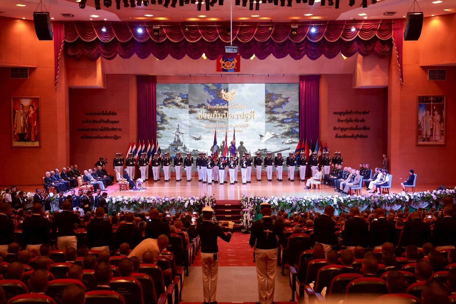 ปลัดกระทรวงกลาโหมร่วมงาน ๖๘ ปี โรงเรียนเตรียมทหาร รับรางวัลเกียรติยศจักรดาว ในฐานะศิษย์เก่าดีเด่นของโรงเรียนเตรียมทหาร