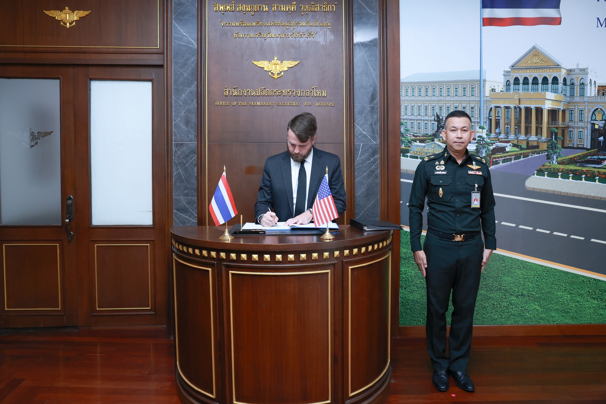 ผู้ช่วยทูตทหารสหรัฐฯ ประจำกรุงเทพฯ และคณะ เข้าเยี่ยมคำนับ ปลัดกระทรวงกลาโหม