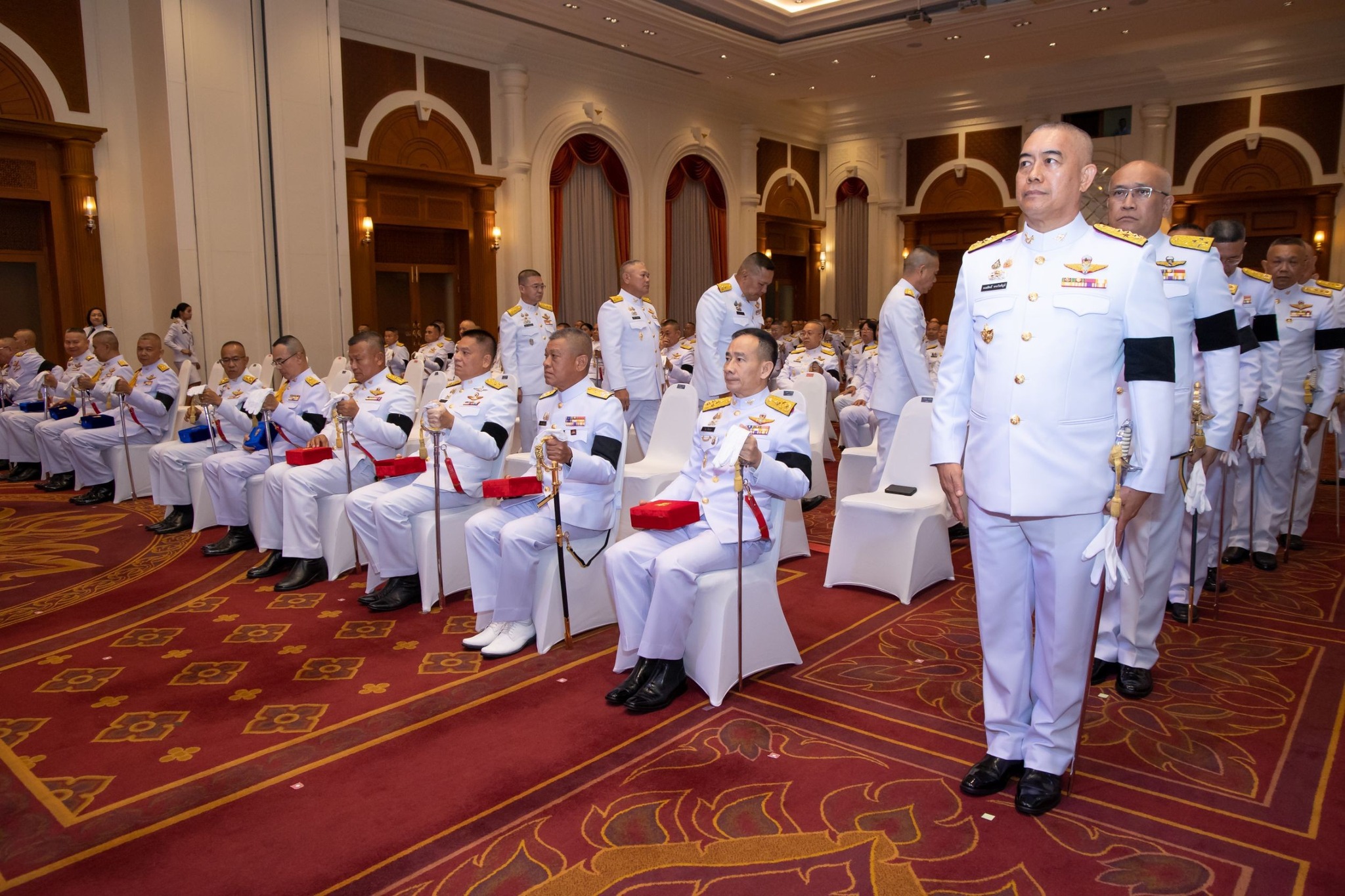 พิธีรับพระราชทานเครื่องราชอิสริยาภรณ์ต่อหน้าพระบรม ฉายาลักษณ์ พระบาทสมเด็จพระเจ้าอยู่หัว ประจำปี ๒๕๖๘