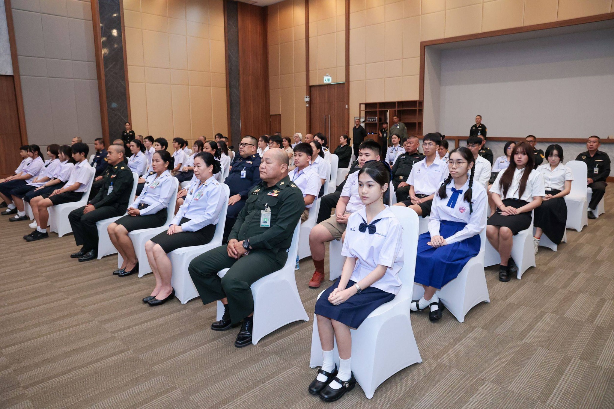 สมาคมภริยาข้าราชการสำนักงานปลัดกระทรวงกลาโหม มอบทุนเรียนดีเติมกำลังใจบุตรกำลังพล สร้างอนาคตเยาวชนคุณภาพ