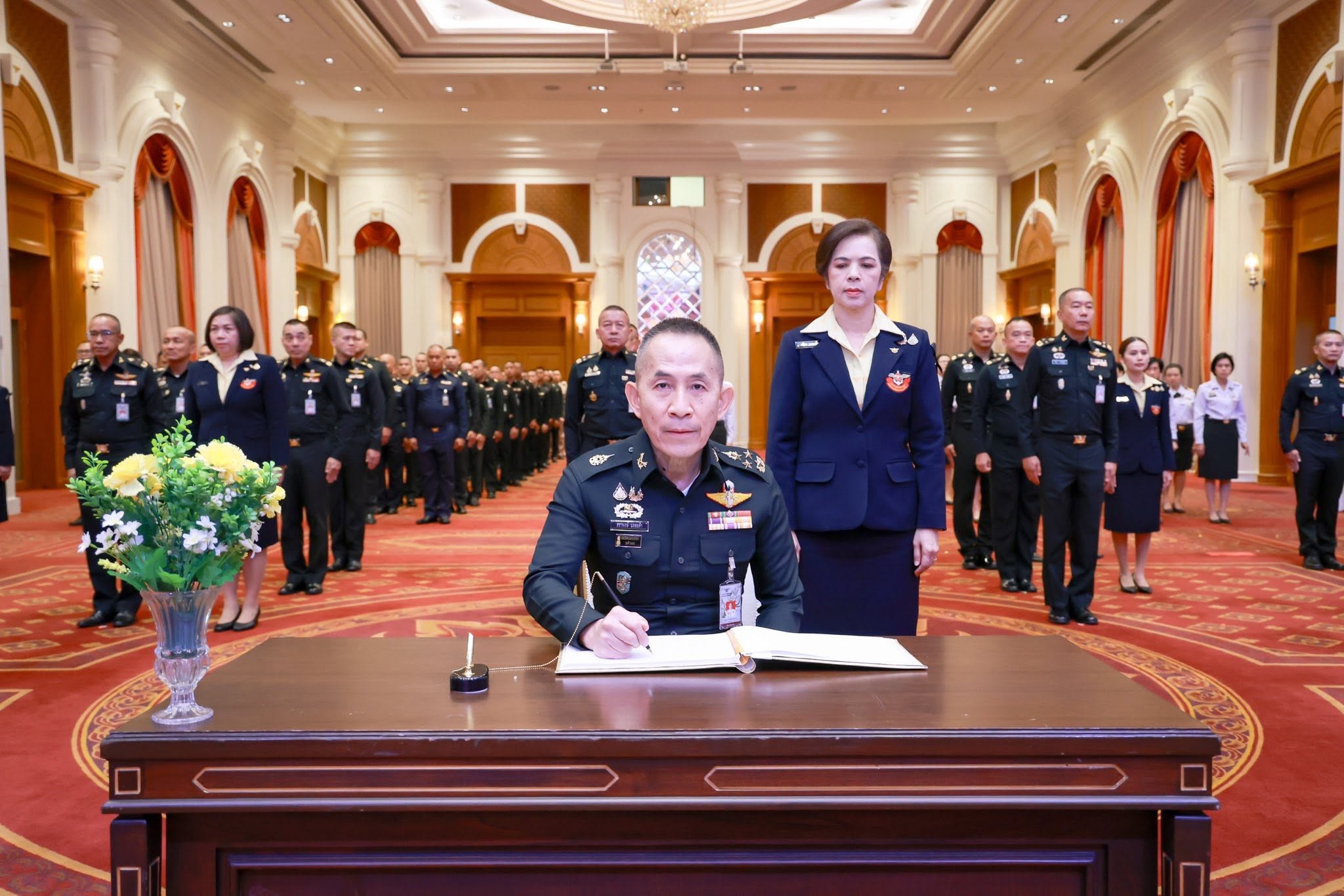 สำนักงานปลัดกระทรวงกลาโหม จัดพิธีลงนามถวายพระพร สมเด็จพระอริยวงศาคตญาณ สมเด็จพระสังฆราช สกลมหาสังฆปริณายก ครบ​ ๙๙ พรรษา​