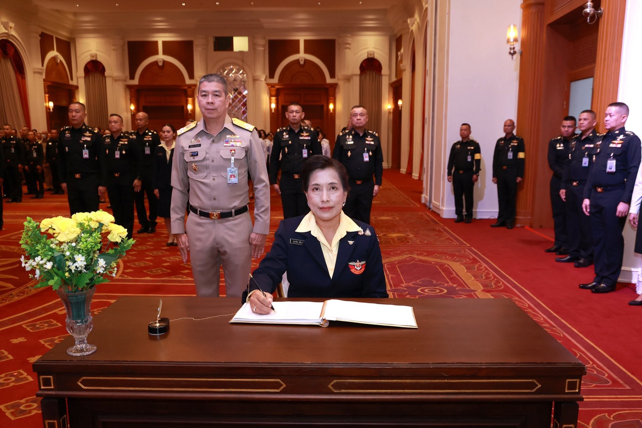 สำนักงานปลัดกระทรวงกลาโหม จัดพิธีลงนามถวายพระพร สมเด็จพระอริยวงศาคตญาณ สมเด็จพระสังฆราช สกลมหาสังฆปริณายก ครบ​ ๙๙ พรรษา​